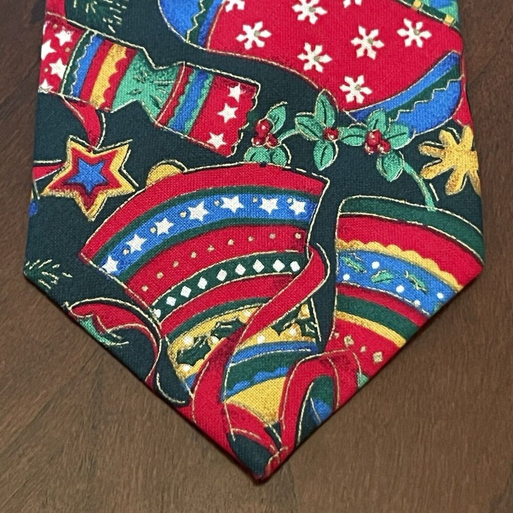 Vintage Green Red Blue Christmas Theme Men’s Necktie